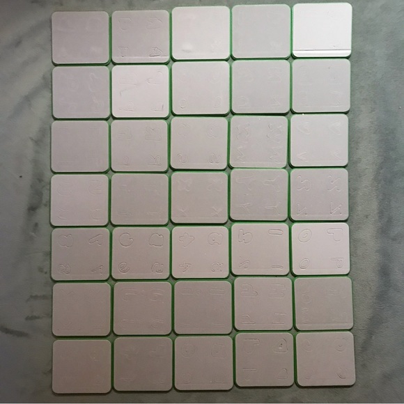 Sizzix sizzlits 35-die PLAYGROUND alphabet dies w/storage case - Picture 10 of 10